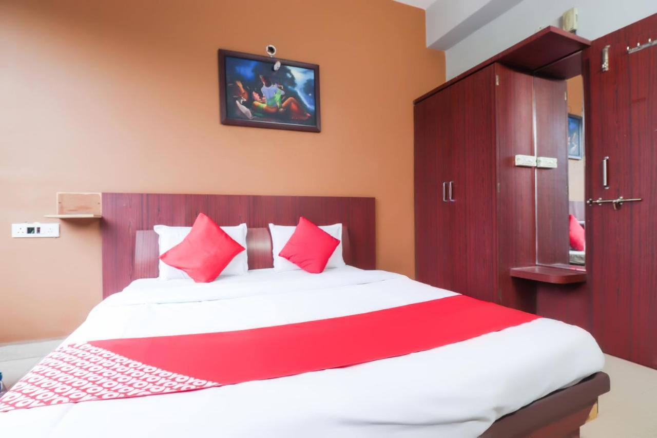 Oyo 69402 Yogeshwar Dhaam Hotel Vrindāvan Esterno foto