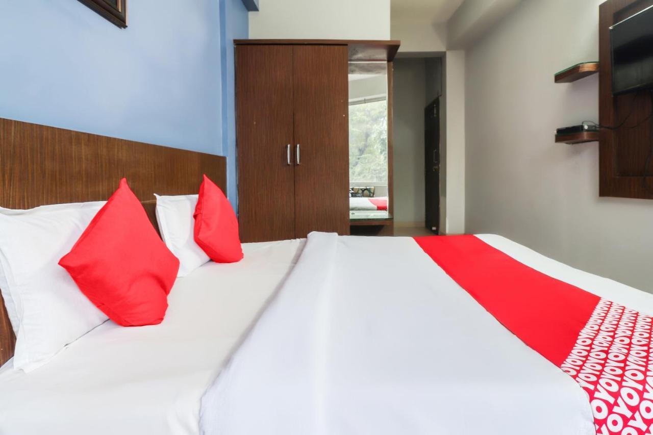 Oyo 69402 Yogeshwar Dhaam Hotel Vrindāvan Esterno foto