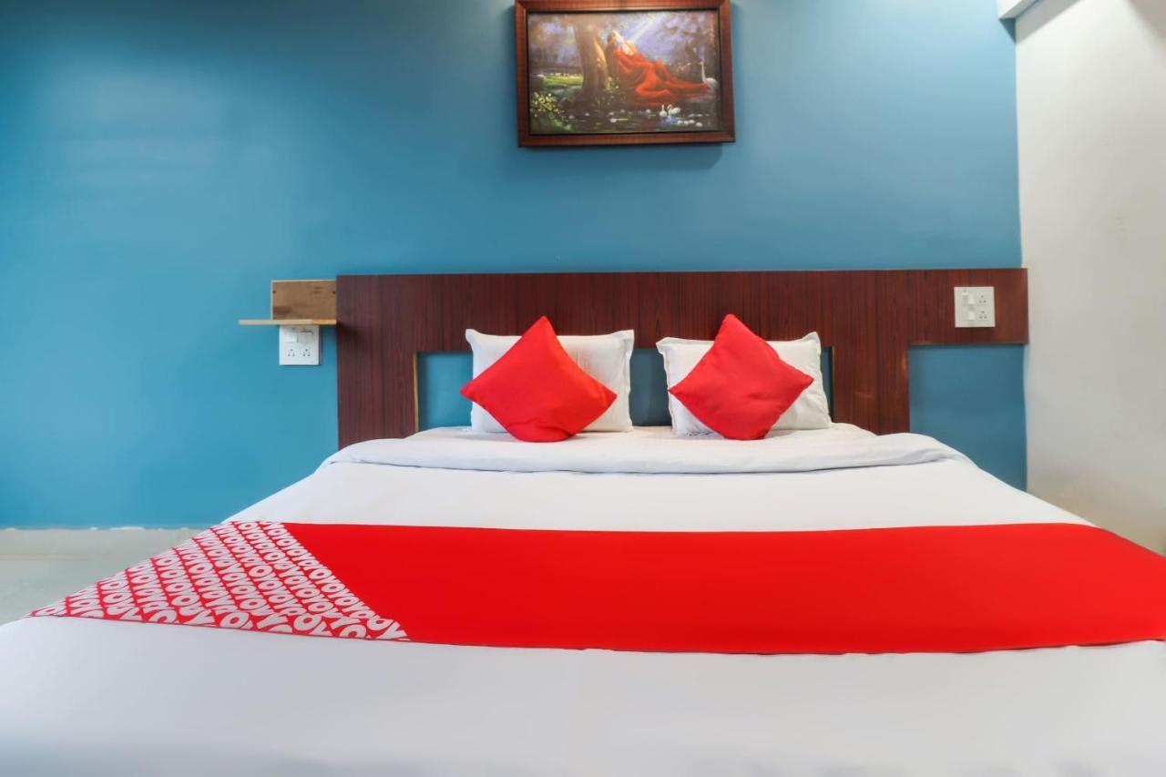 Oyo 69402 Yogeshwar Dhaam Hotel Vrindāvan Esterno foto
