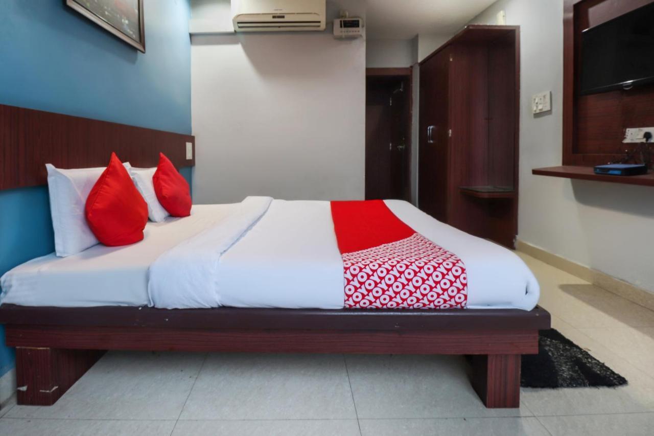 Oyo 69402 Yogeshwar Dhaam Hotel Vrindāvan Esterno foto