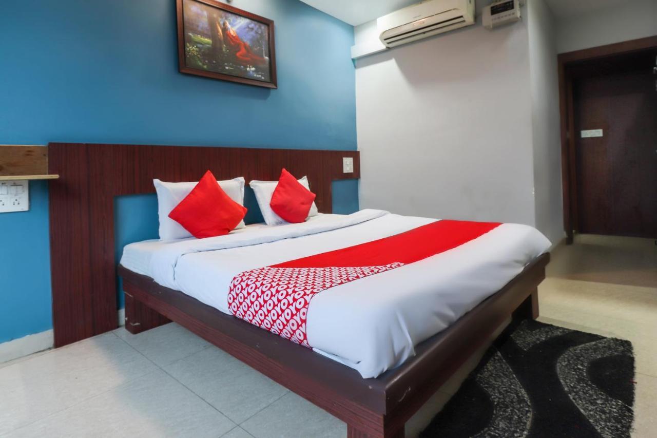 Oyo 69402 Yogeshwar Dhaam Hotel Vrindāvan Esterno foto