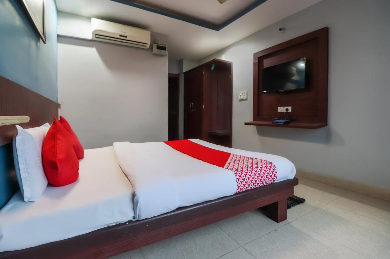 Oyo 69402 Yogeshwar Dhaam Hotel Vrindāvan Esterno foto