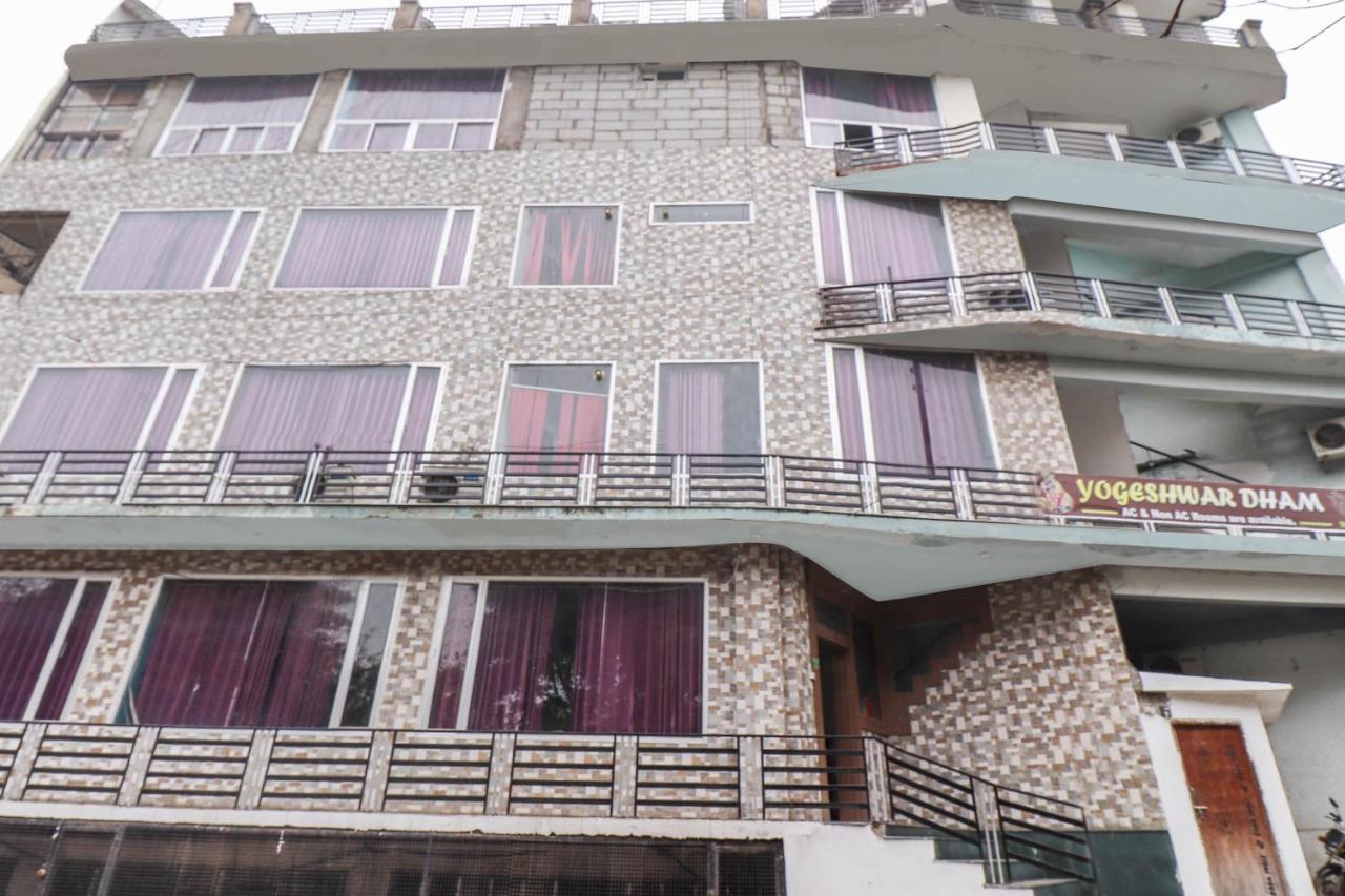 Oyo 69402 Yogeshwar Dhaam Hotel Vrindāvan Esterno foto